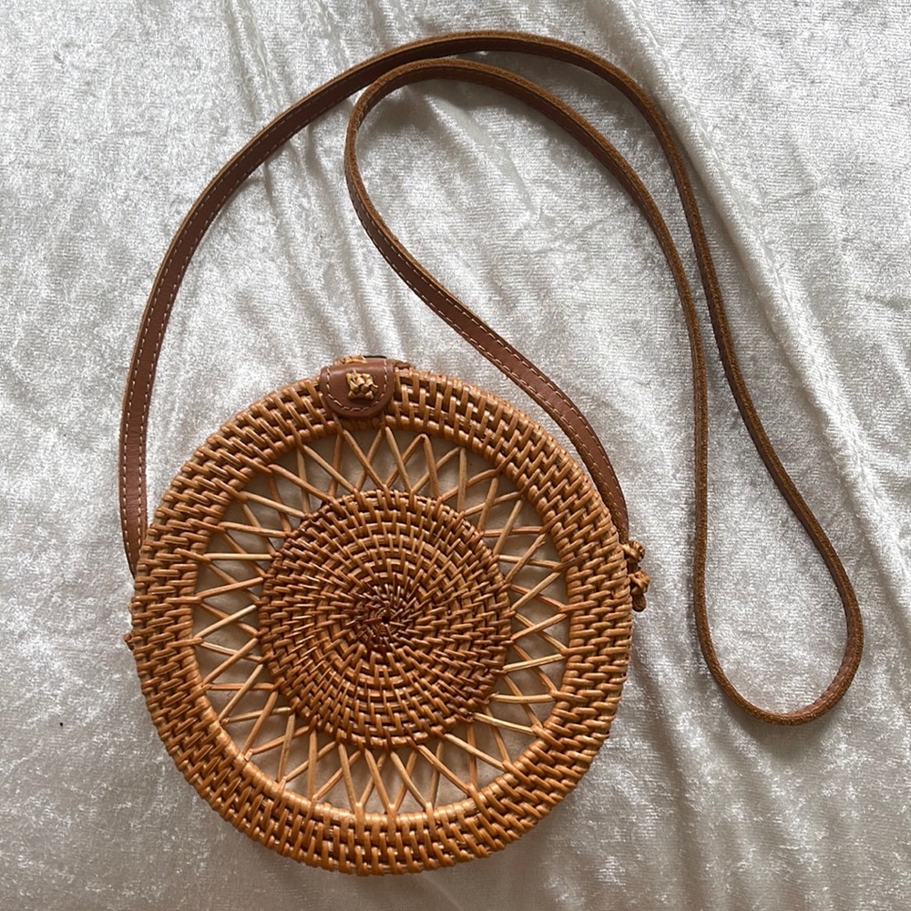 Round basket purse